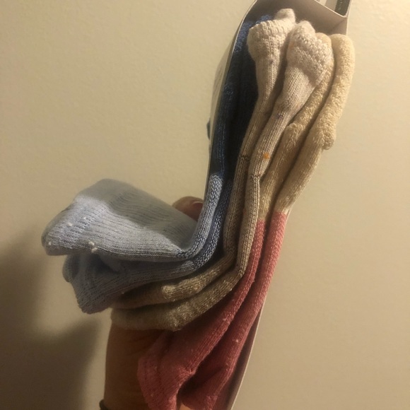 Size small 3 pack of lululemon daily stride low ankle socks. NWT. - Picture 4 of 5
